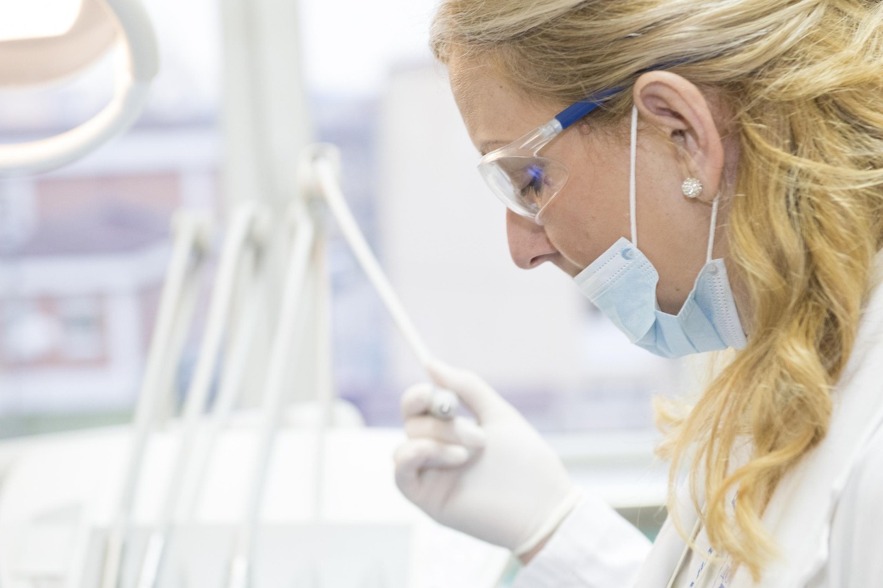 Are You Looking for a Houston Holistic Dentist Who Cares for Your Whole Health?